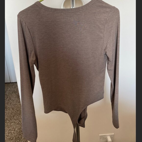 NWT ABERCROMBIE LONG SLEEVE COTTON BODYSUIT--BROWN--SMALL--WOMEN'S - Picture 2 of 4